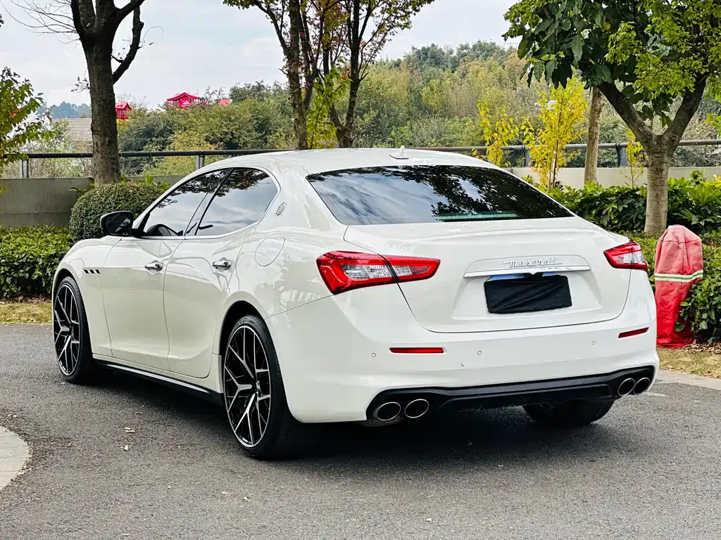 Maserati Ghibli — фото 10