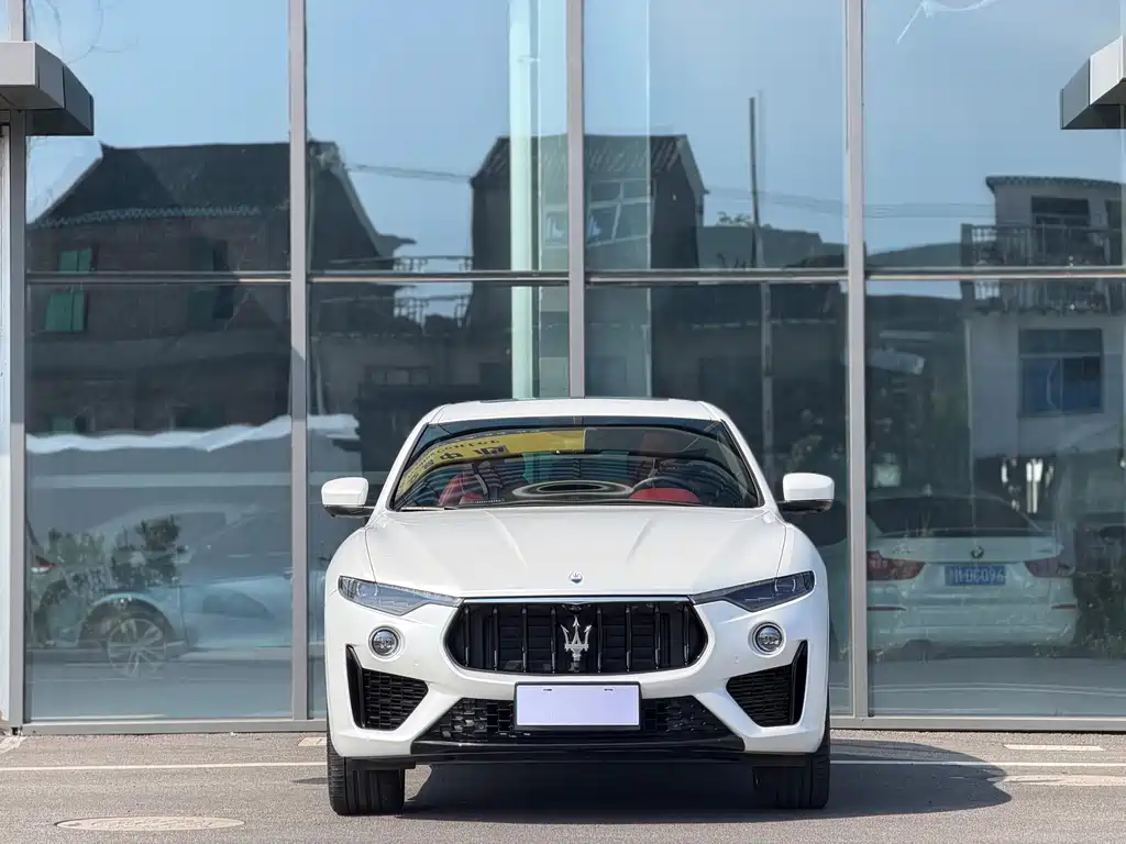 Maserati Levante — фото 2