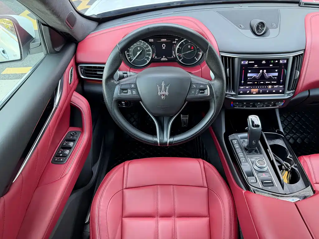 Maserati Levante — фото 10