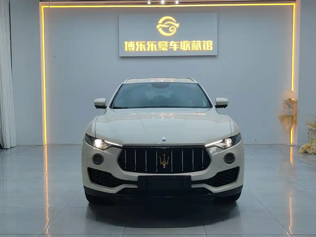 Maserati Levante — фото 2