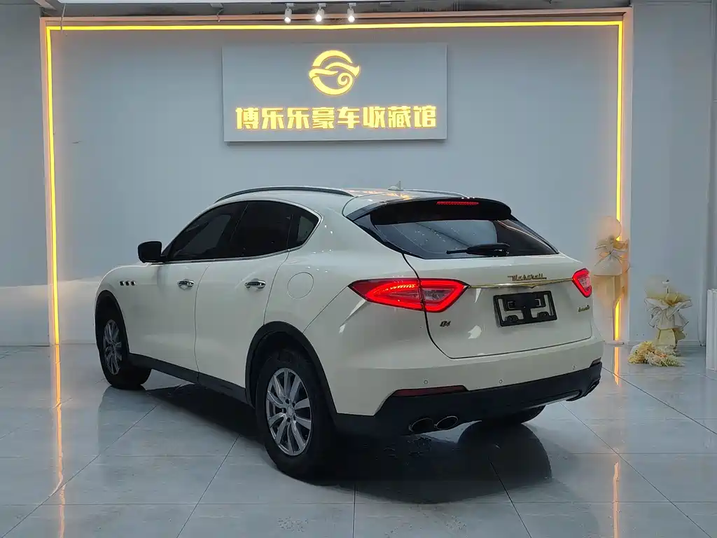 Maserati Levante — фото 18