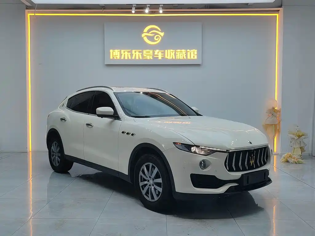 Maserati Levante — фото 3