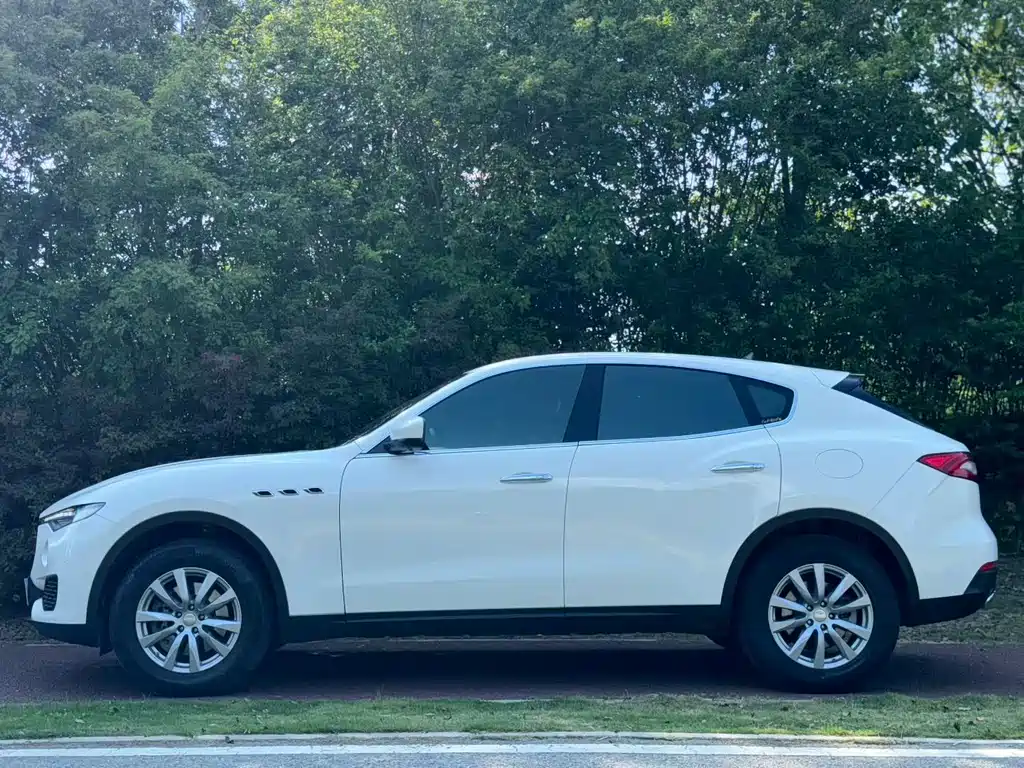 Maserati Levante — фото 3