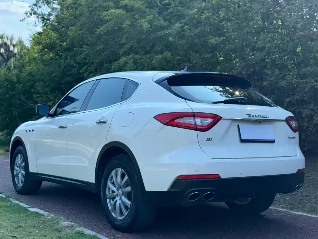 Maserati Levante — фото 4