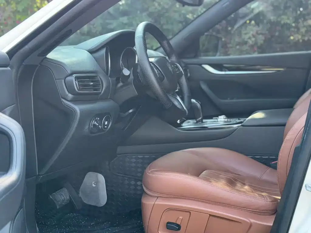 Maserati Levante — фото 5