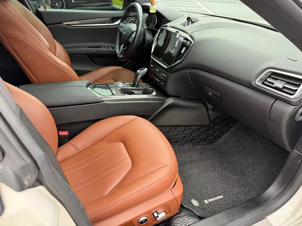 Maserati Ghibli — фото 10