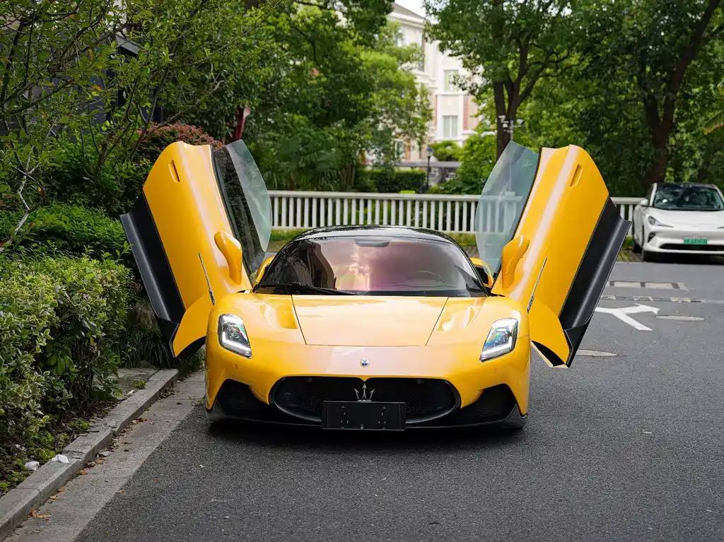 Maserati MC20 — фото 3