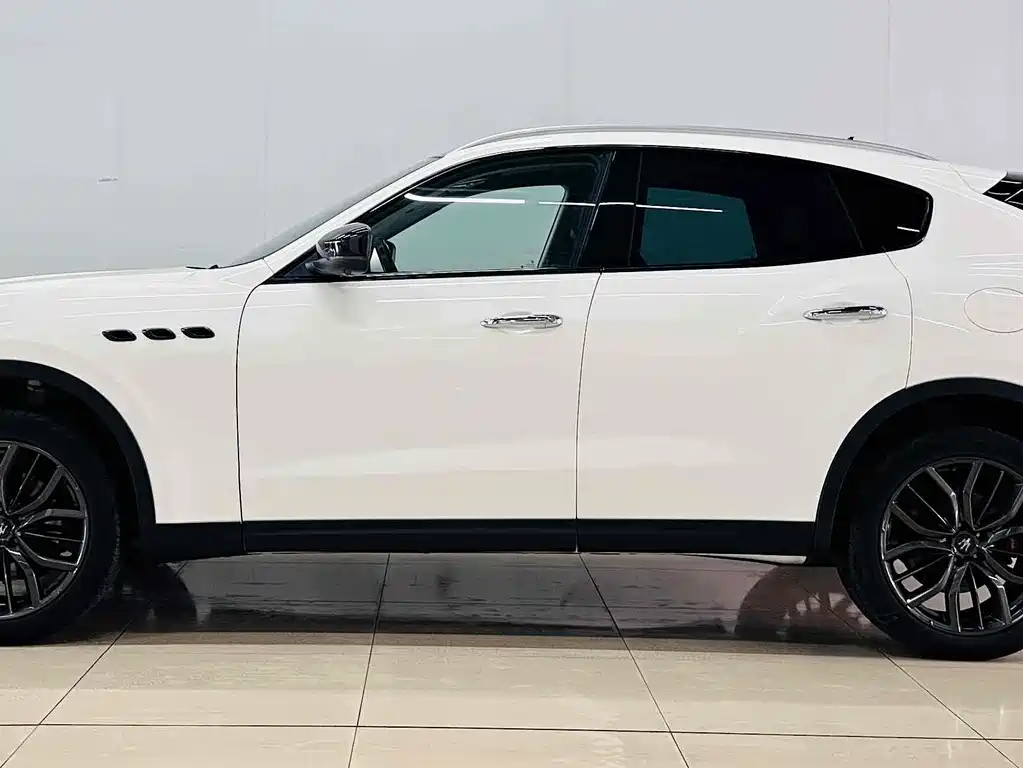 Maserati Levante — фото 5