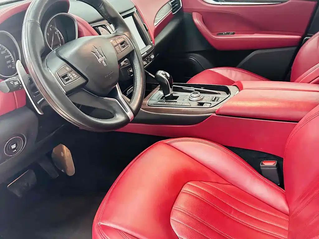 Maserati Levante — фото 10