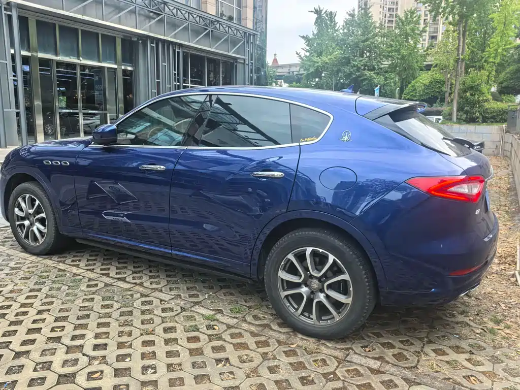 Maserati Levante — фото 4