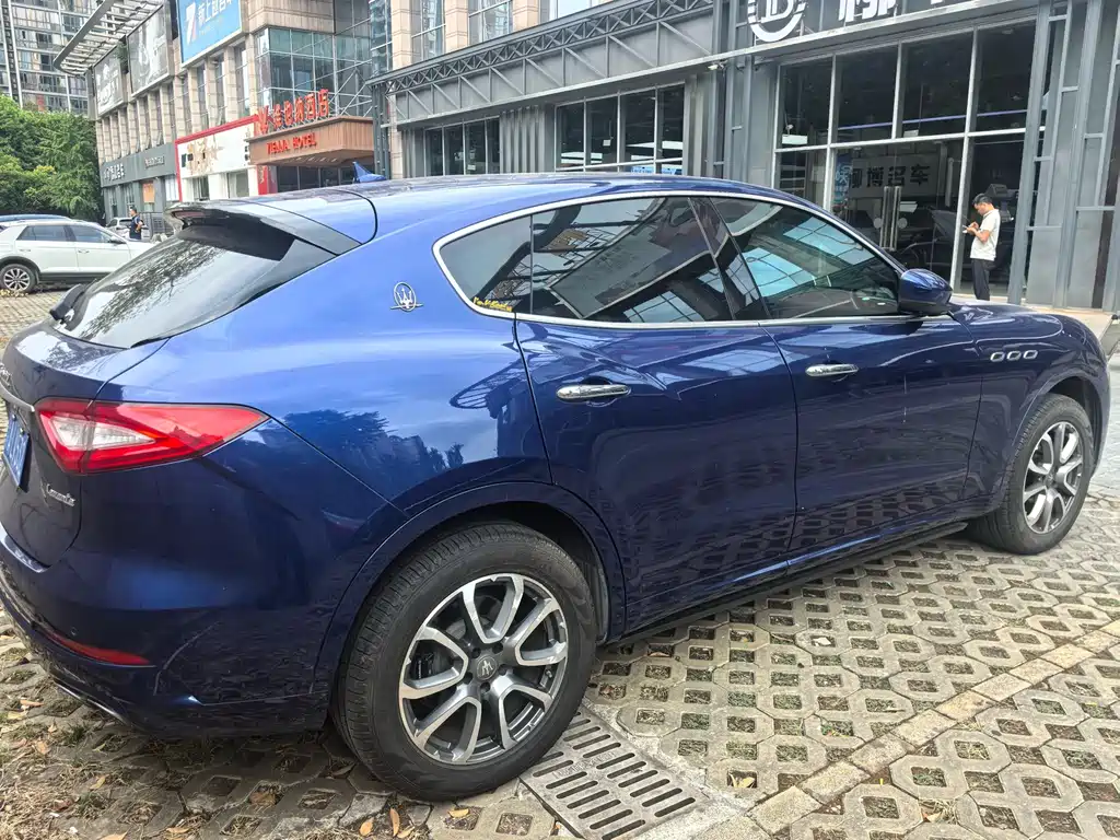 Maserati Levante — фото 5