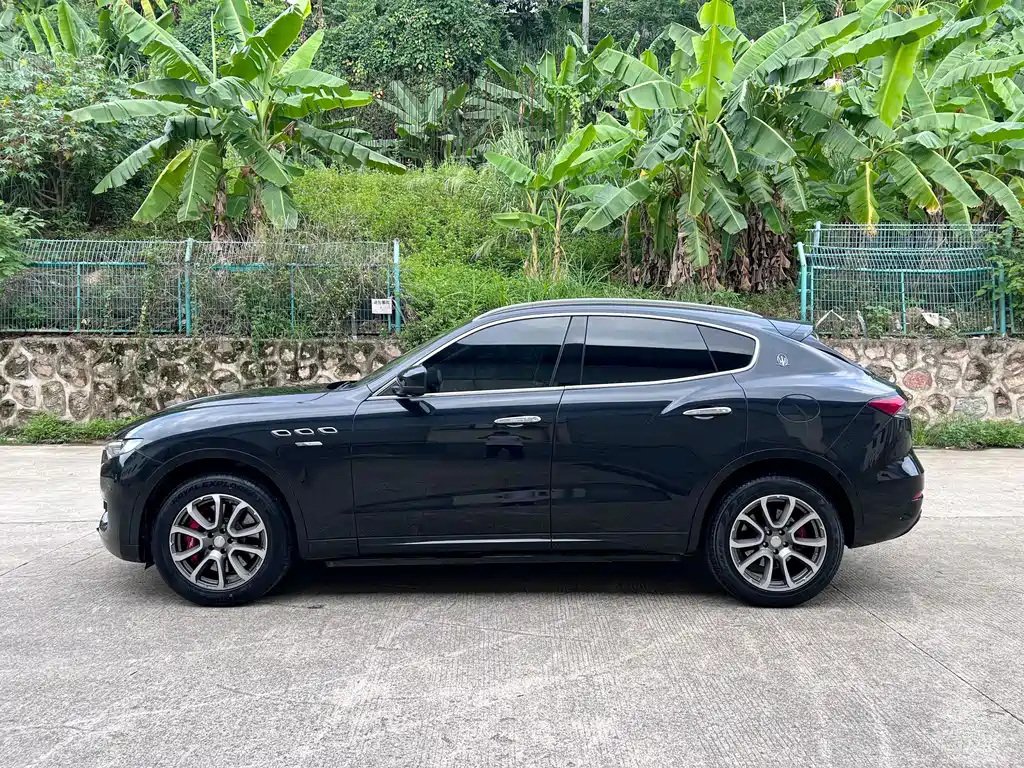 Maserati Levante — фото 3