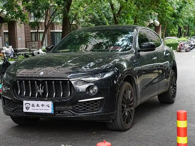 Maserati Levante — фото 8