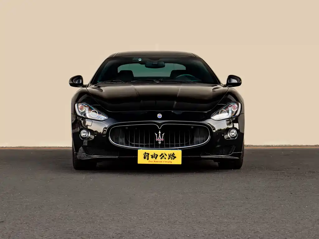 Maserati GranTurismo — фото 2