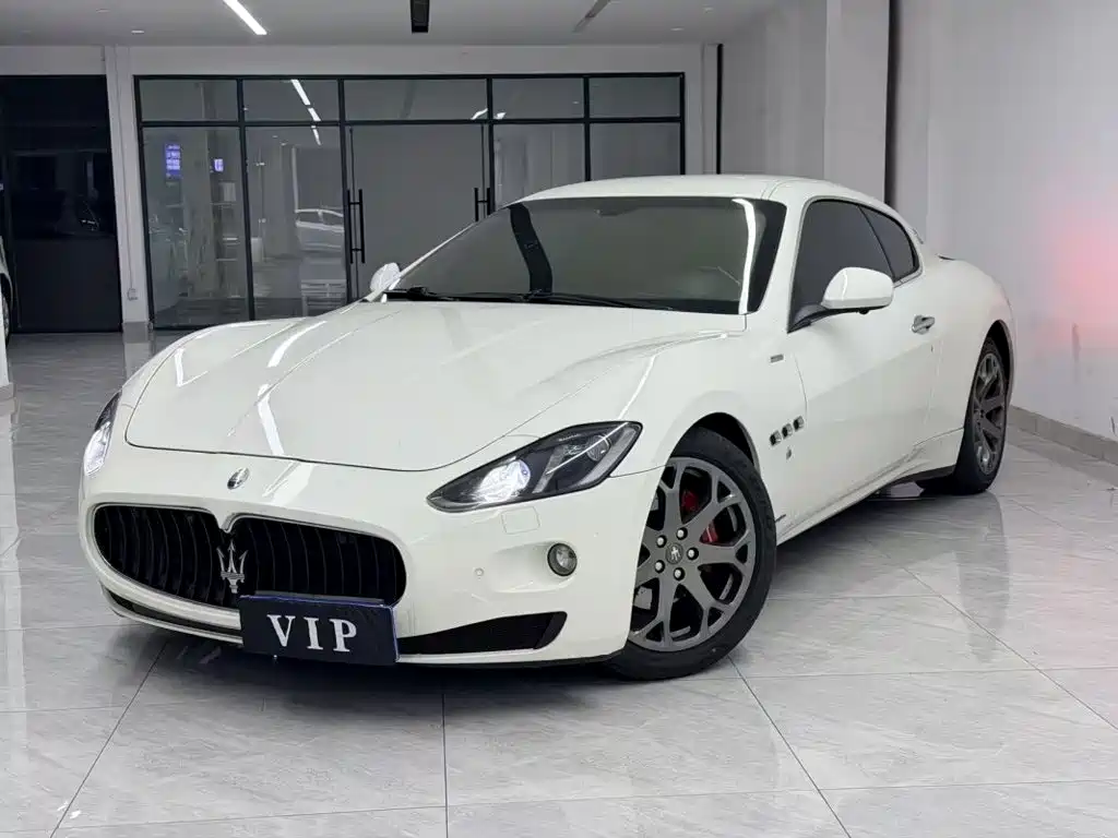 Maserati GranTurismo — фото 2