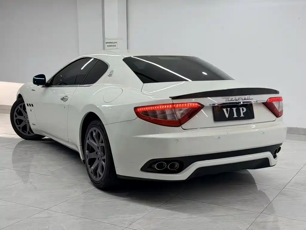 Maserati GranTurismo — фото 7