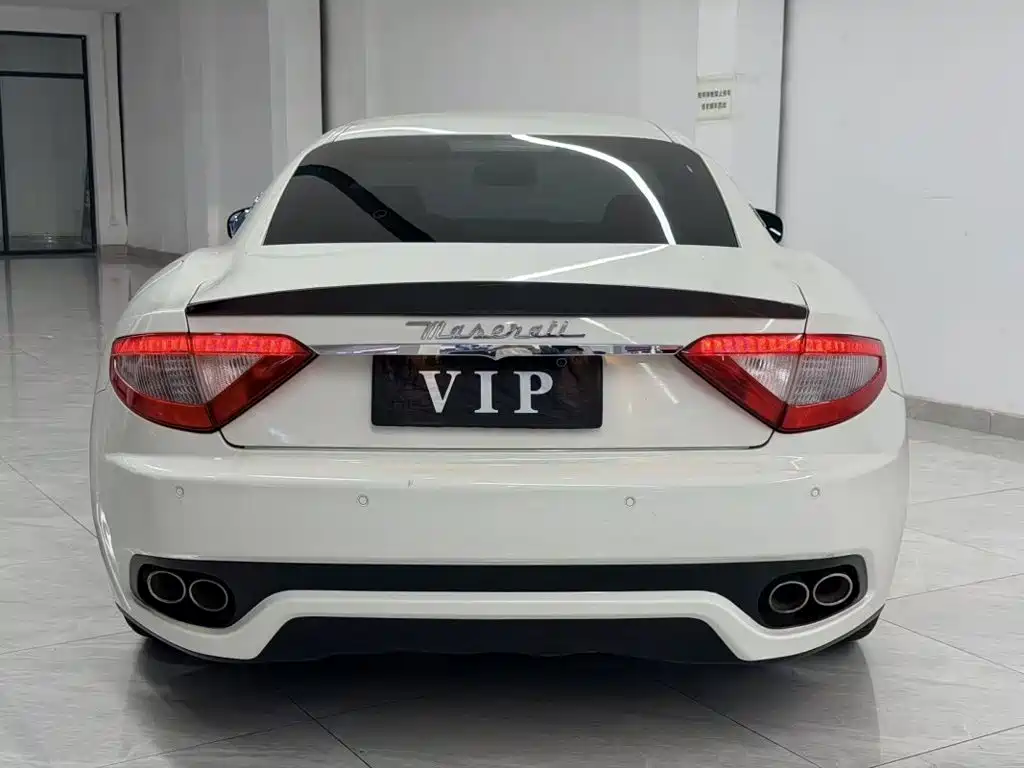 Maserati GranTurismo — фото 9