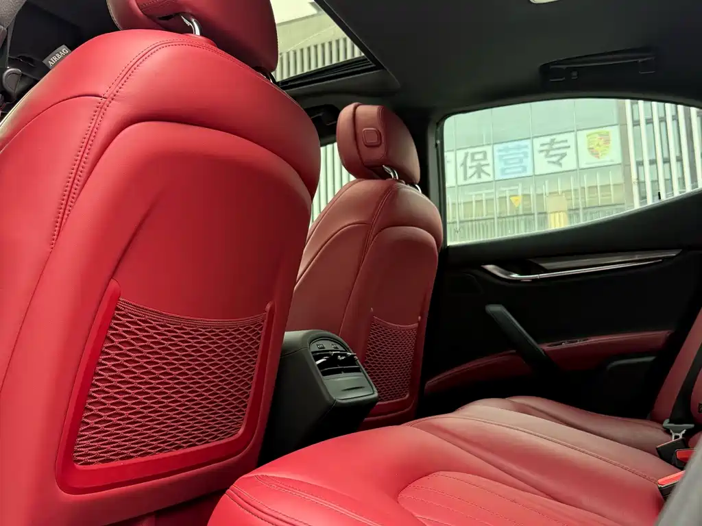 Maserati Ghibli — фото 11