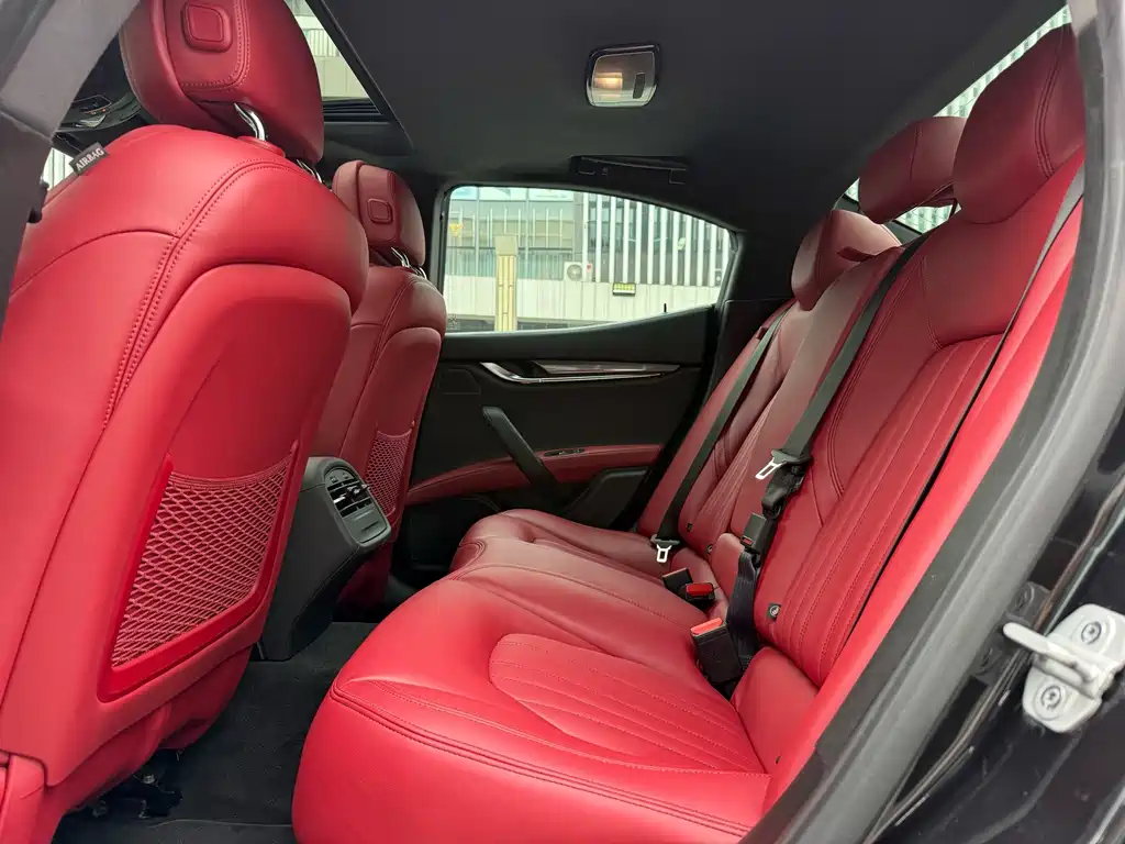 Maserati Ghibli — фото 10