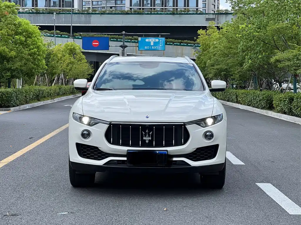 Maserati Levante — фото 2