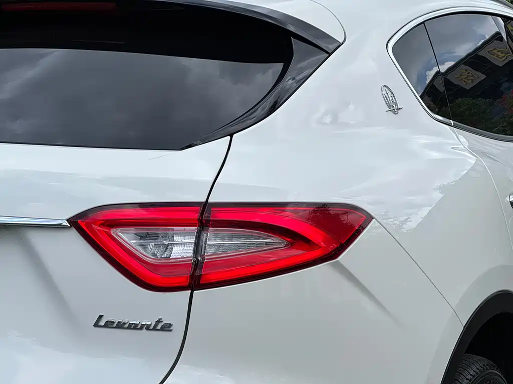 Maserati Levante — фото 15