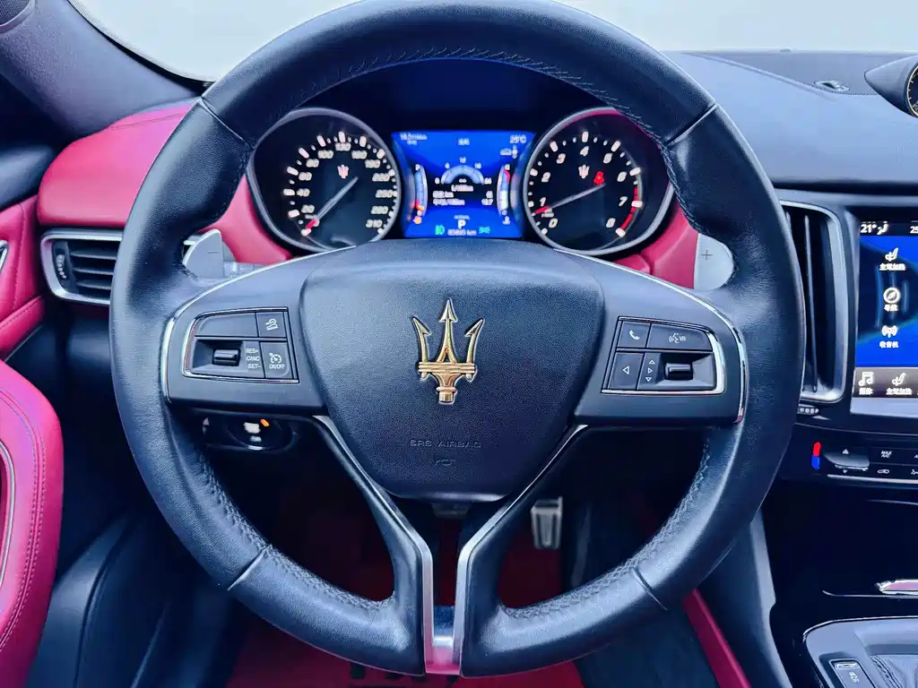 Maserati Levante — фото 13