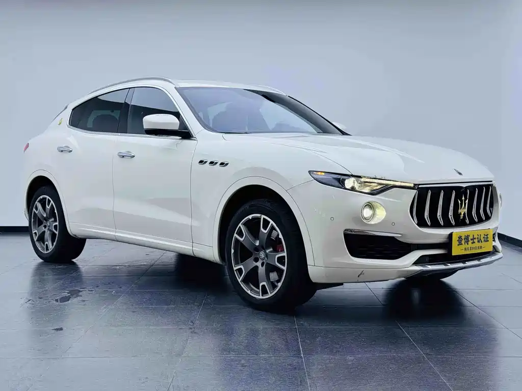 Maserati Levante — фото 19