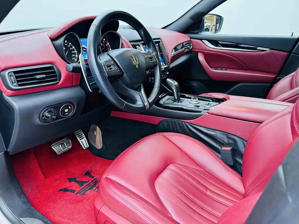 Maserati Levante — фото 6