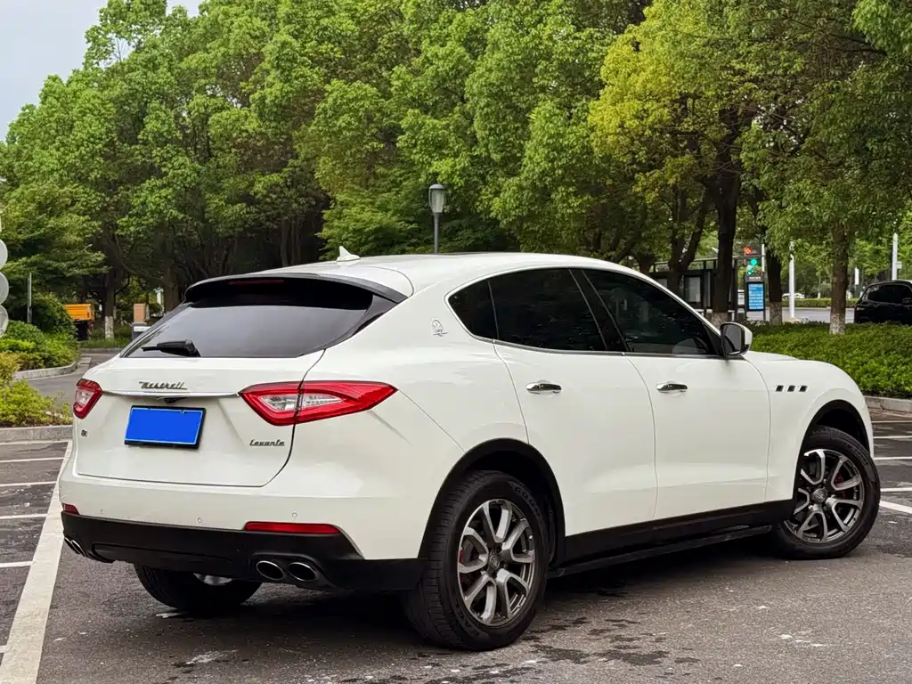 Maserati Levante — фото 3