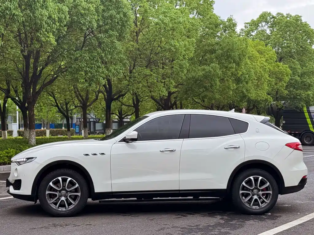 Maserati Levante — фото 5