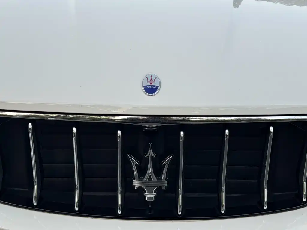 Maserati Levante — фото 6