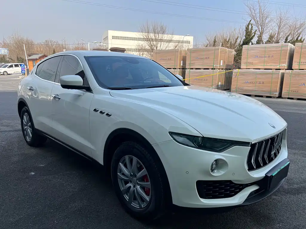 Maserati Levante — фото 5