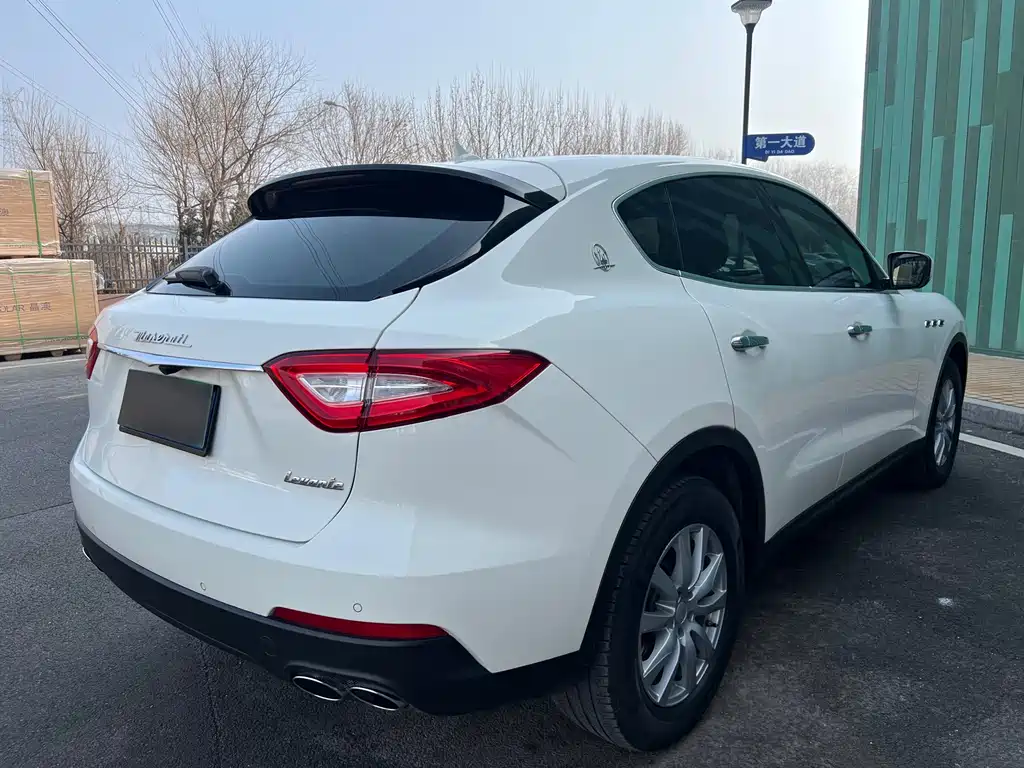 Maserati Levante — фото 6
