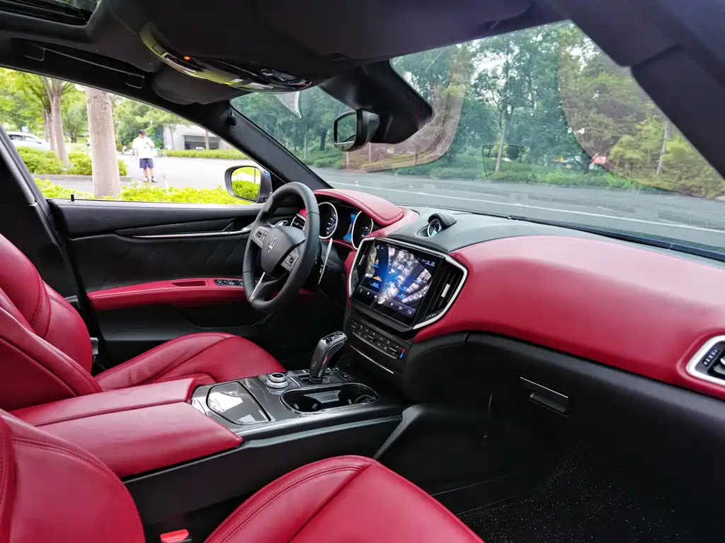 Maserati Ghibli — фото 10