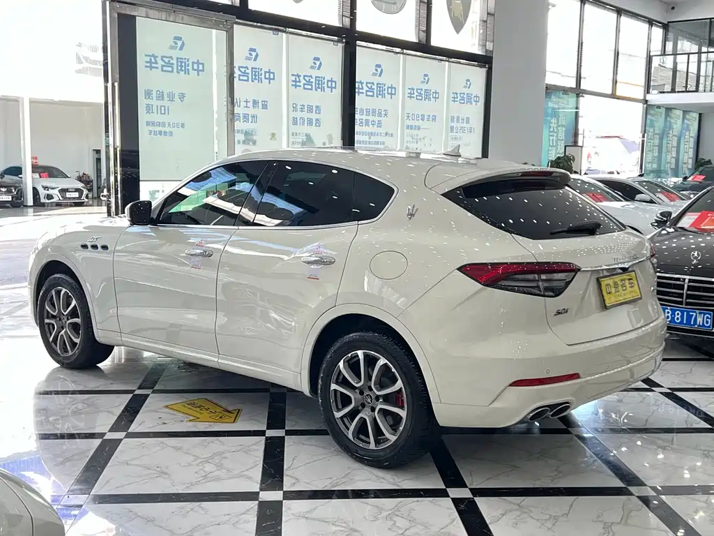 Maserati Levante — фото 14