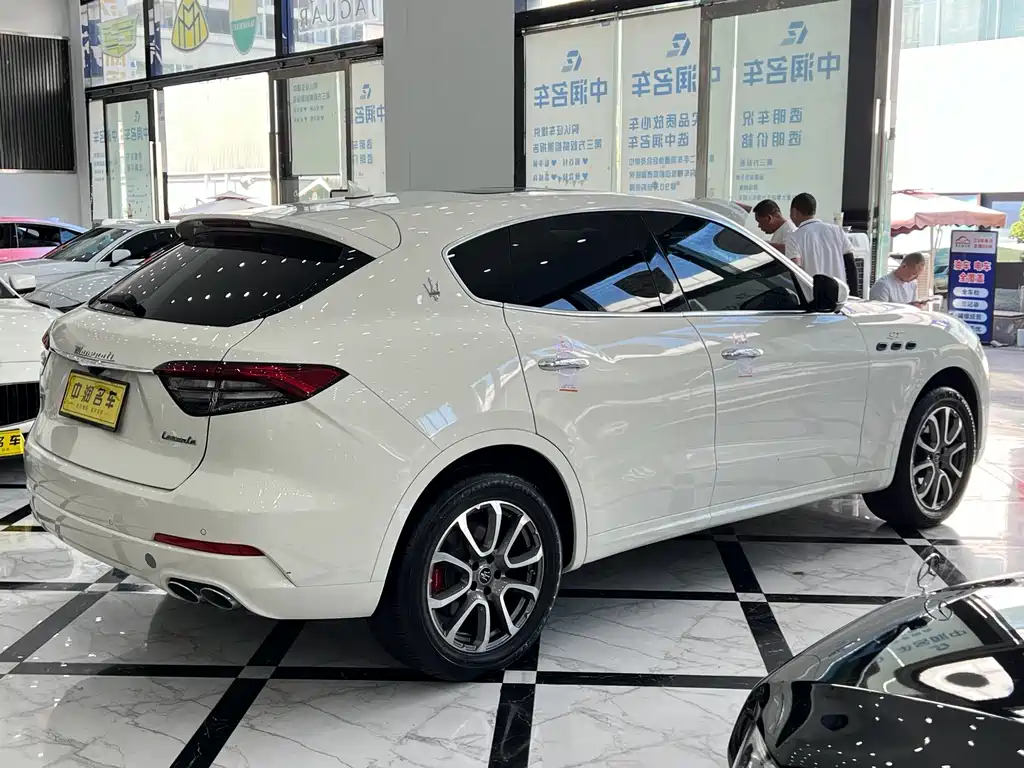 Maserati Levante — фото 15