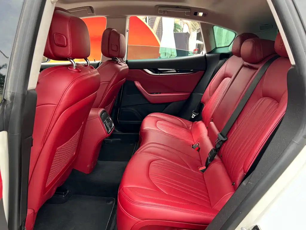 Maserati Levante — фото 14