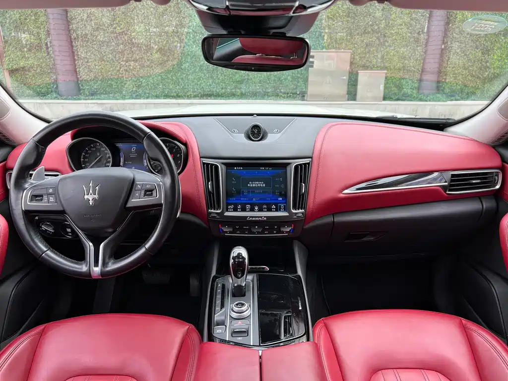 Maserati Levante — фото 15