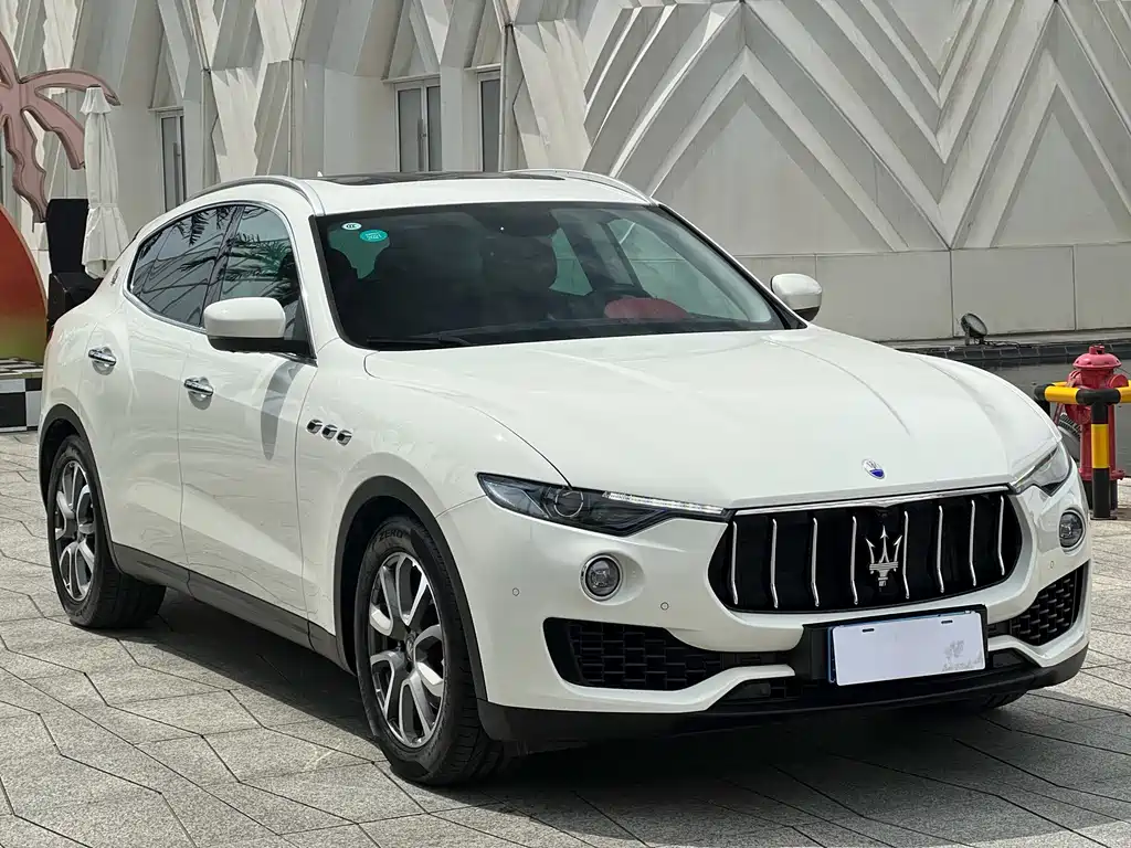 Maserati Levante — фото 3