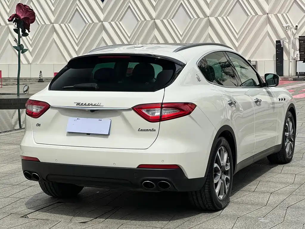 Maserati Levante — фото 6