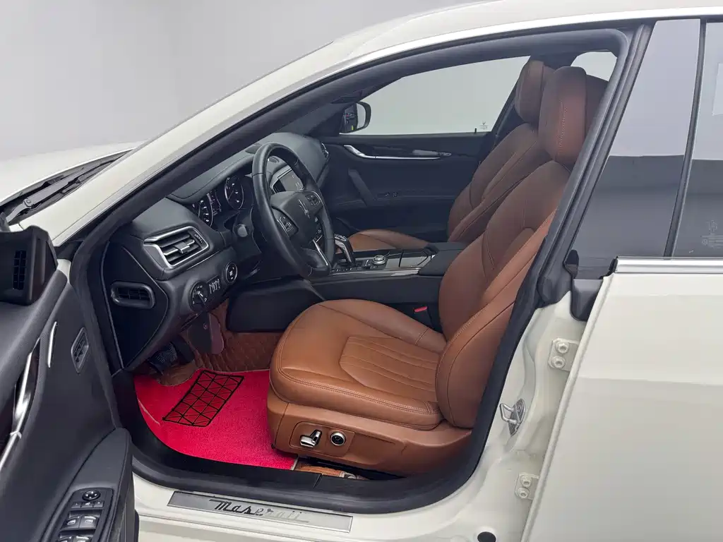 Maserati Ghibli — фото 13