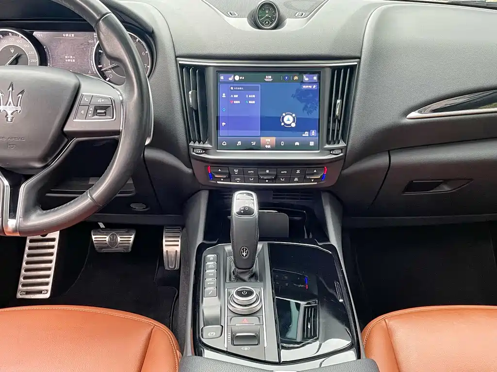 Maserati Levante — фото 13