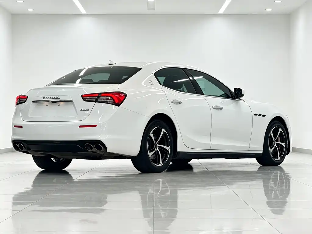 Maserati Ghibli — фото 9