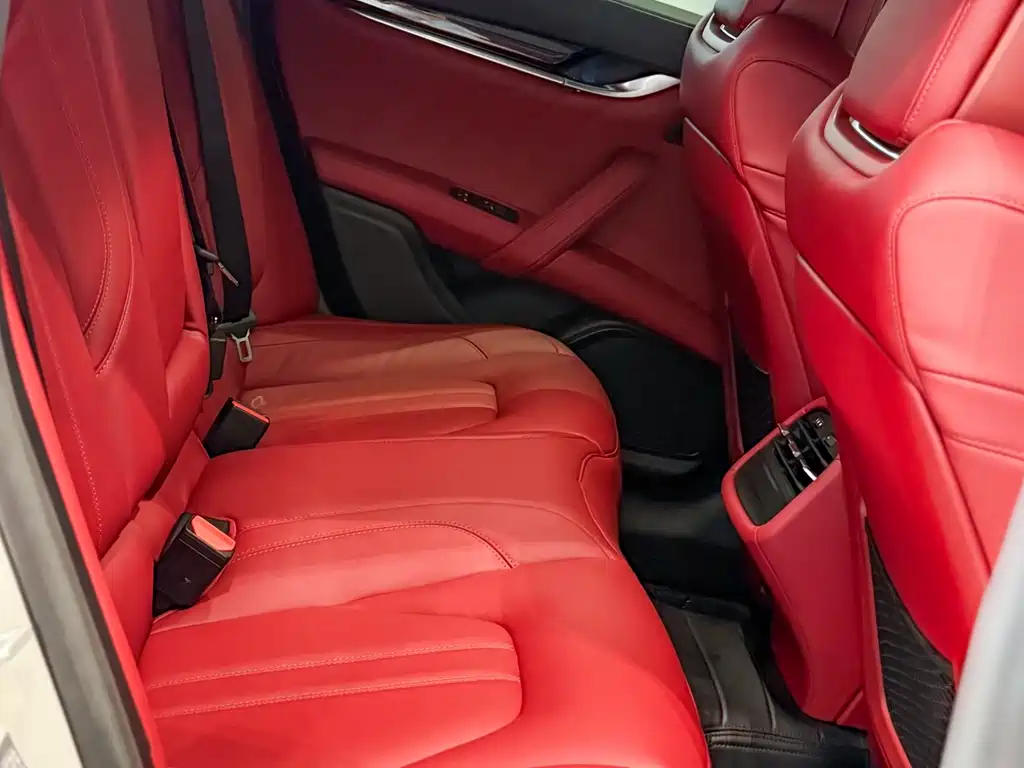 Maserati Ghibli — фото 11