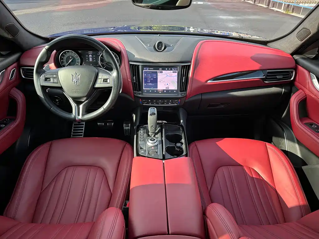 Maserati Levante — фото 6