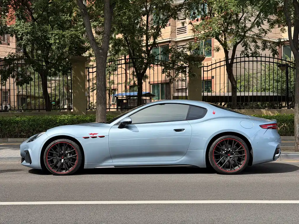Maserati GranTurismo — фото 3