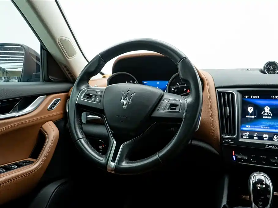 Maserati Levante — фото 14