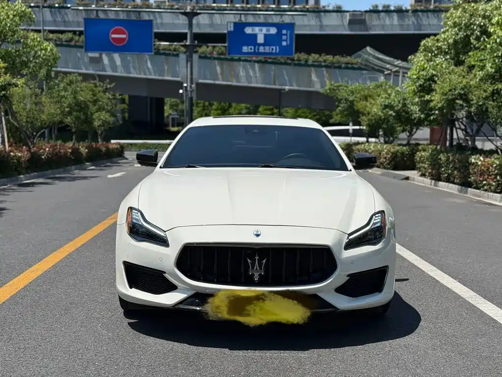 Maserati Quattroporte — фото 2