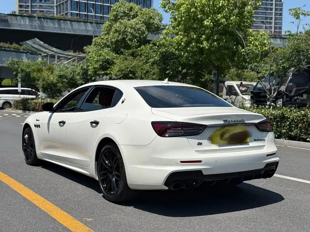 Maserati Quattroporte — фото 4