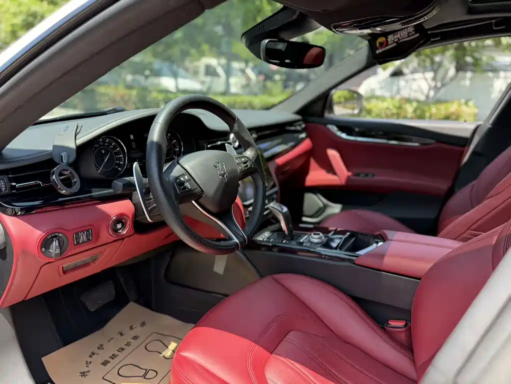 Maserati Quattroporte — фото 8